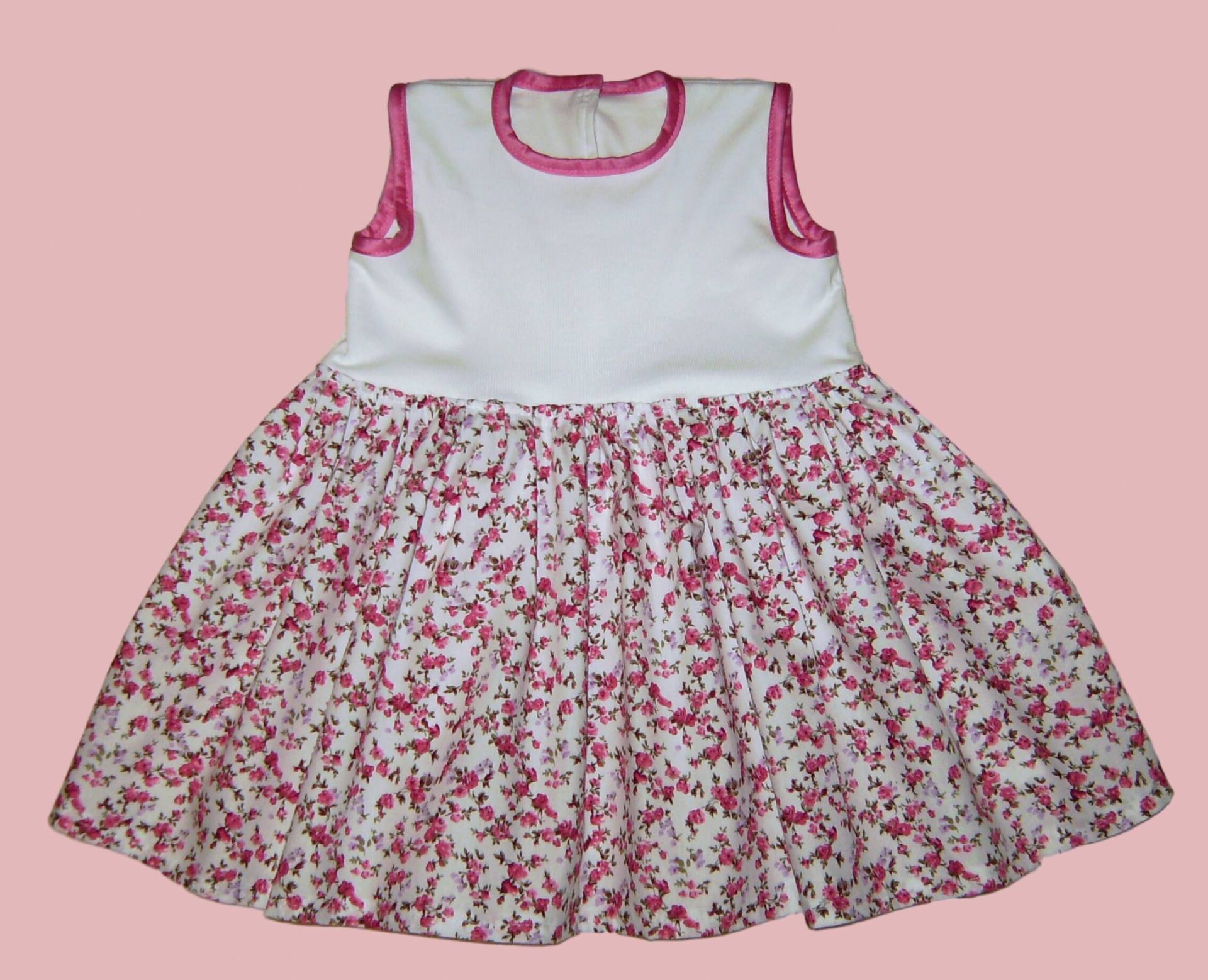 Baby Kleid Mit Rosen Gr 74 80 Rosa Weiß Ärmellos Baumwolle Neu Handmade Baby Dress For 6 - 9 Month Whit Pink Whith Roses Cotton von Puttelmuttel