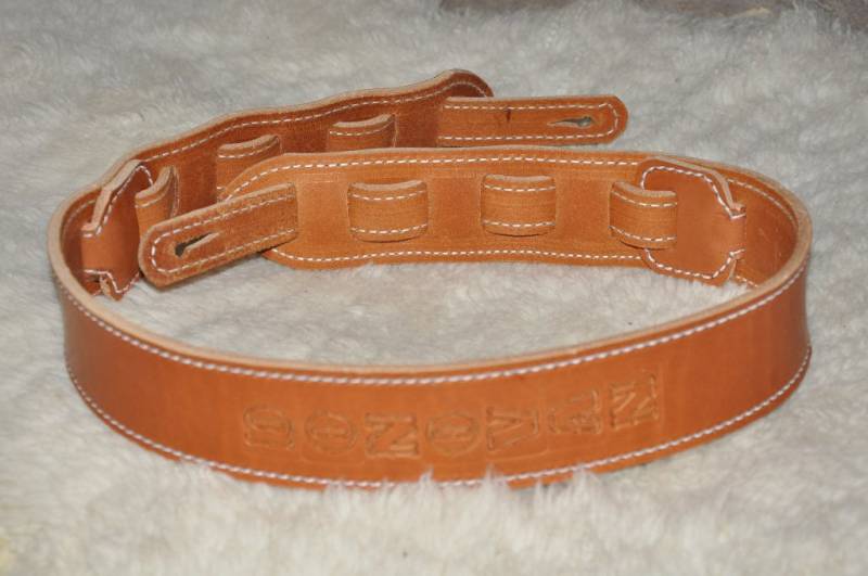 Gitarrenband Leder Mit Namen Farbwahl Personalisiert Verstellbar Gitarrenband Leder Mit Namen Farbwahl Personalisiert Verstellbar von Puzzimals
