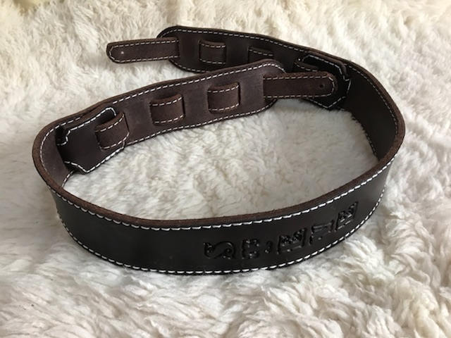 Gitarrenband Leder Mit Namen Farbwahl Personalisiert Gitarrenband Leder Mit Namen Farbwahl Personalisiert von Puzzimals