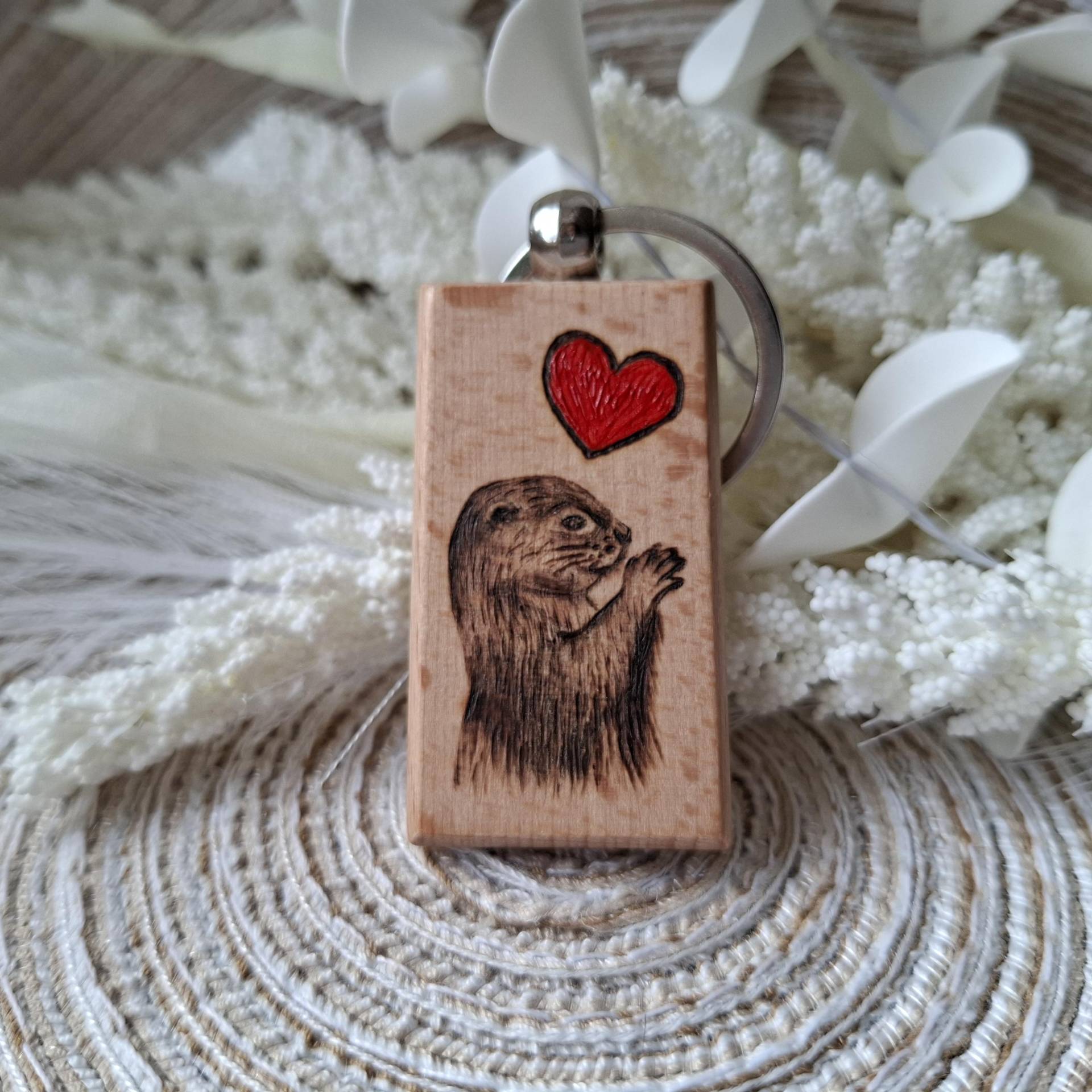 Schlüsselanhänger Otter Holz Holzgravur Handgemachter Brandmalerei Herz Liebe My Half Like No Otter Geschenkidee Schlüsselanhänger Otter Holz Holzgravur Handgemachter Brandmalerei Herz Liebe My Half Like No Otter Geschenkidee von PyrographieLiebe