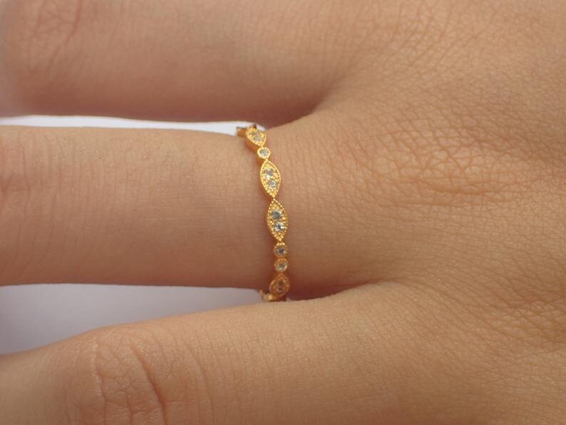 Aquamarin Ehering/3/4 Ewigkeit Vintage Inspiriert Art Deco Edelstein Ring Double Dot Band März Geburtsstein von QCustomJewelry