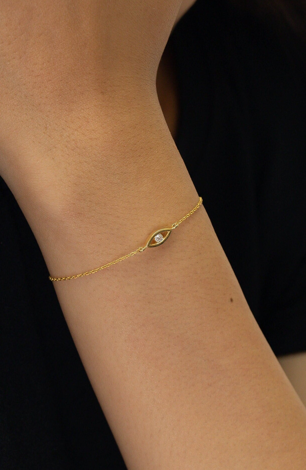 Evil Eye Armband, Sterling Silber Layering Minimalist Armbänder Für Frauen Evil Eye Armband, Sterling Silber Layering Minimalist Armbänder Für Frauen von QCustomJewelry