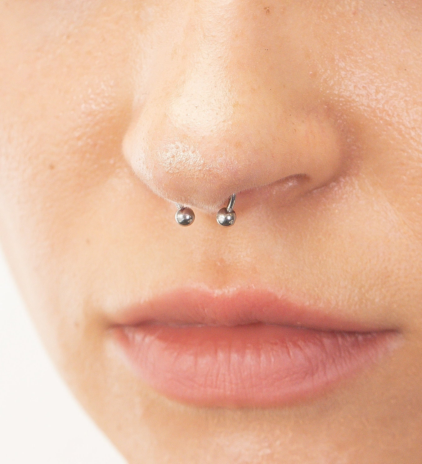 Septum Ring, Winziger Einzigartiger Körperschmuck, Nasenringe & Ohrstecker von QCustomJewelry