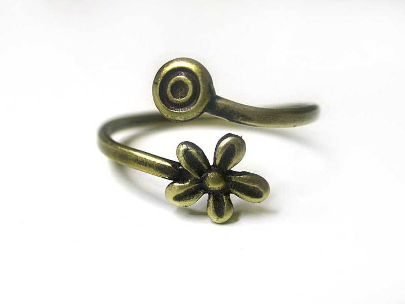 4 Stück Verstellbarer Ring Aus Messing Blume Und Spirale Am Ende, Knöchelring Beendet Antikes/Kupfer & Glänzend Messing von QFMarket