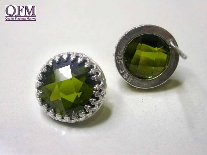 Ein Paar Sterling Silber 925 Ohrstecker Mit Cubic Zirkon, Erhältlich in 9 Verschiedenen Farben, Krone Bezel Becher 12 Mm Und 10 von QFMarket