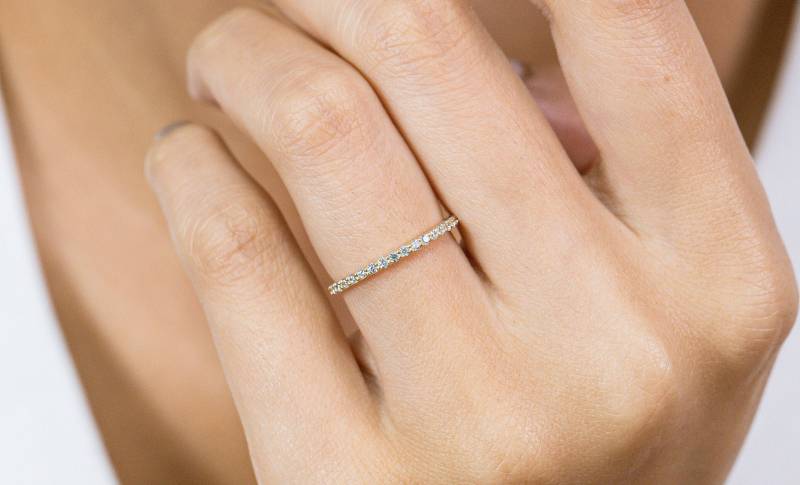 14K Gold Diamant Ehering Dünner Stapelring von QFineJewelry