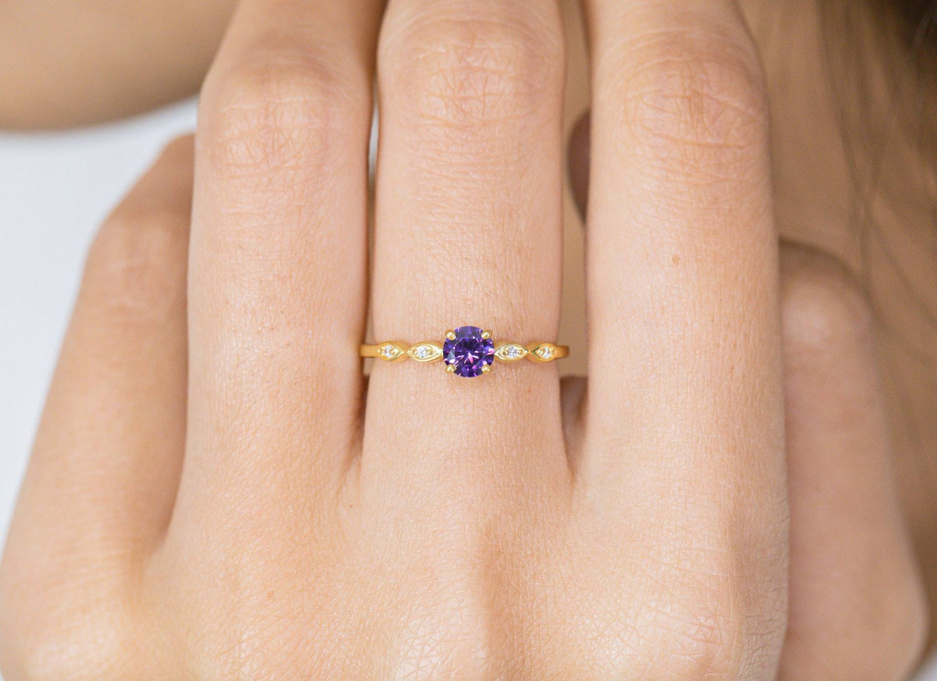 Amethyst Und Diamant Verlobungsring, Februar Geburtsstein Ring, 14K Gold Einzigartiger Versprechen Ring von QFineJewelry