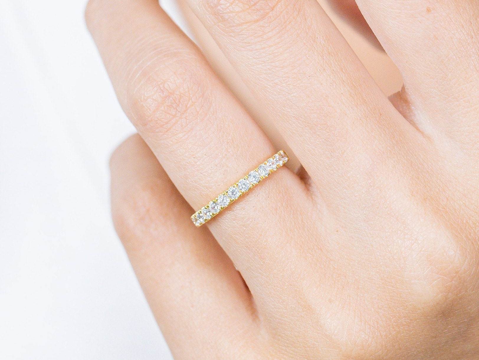 Diamant Ehering, Geteilter Prong Ring, 14K Solid Gold Halbe Eternity Band, Stapelbarer Diamantring Für Frauen, Valentinstag Verkauf von QFineJewelry