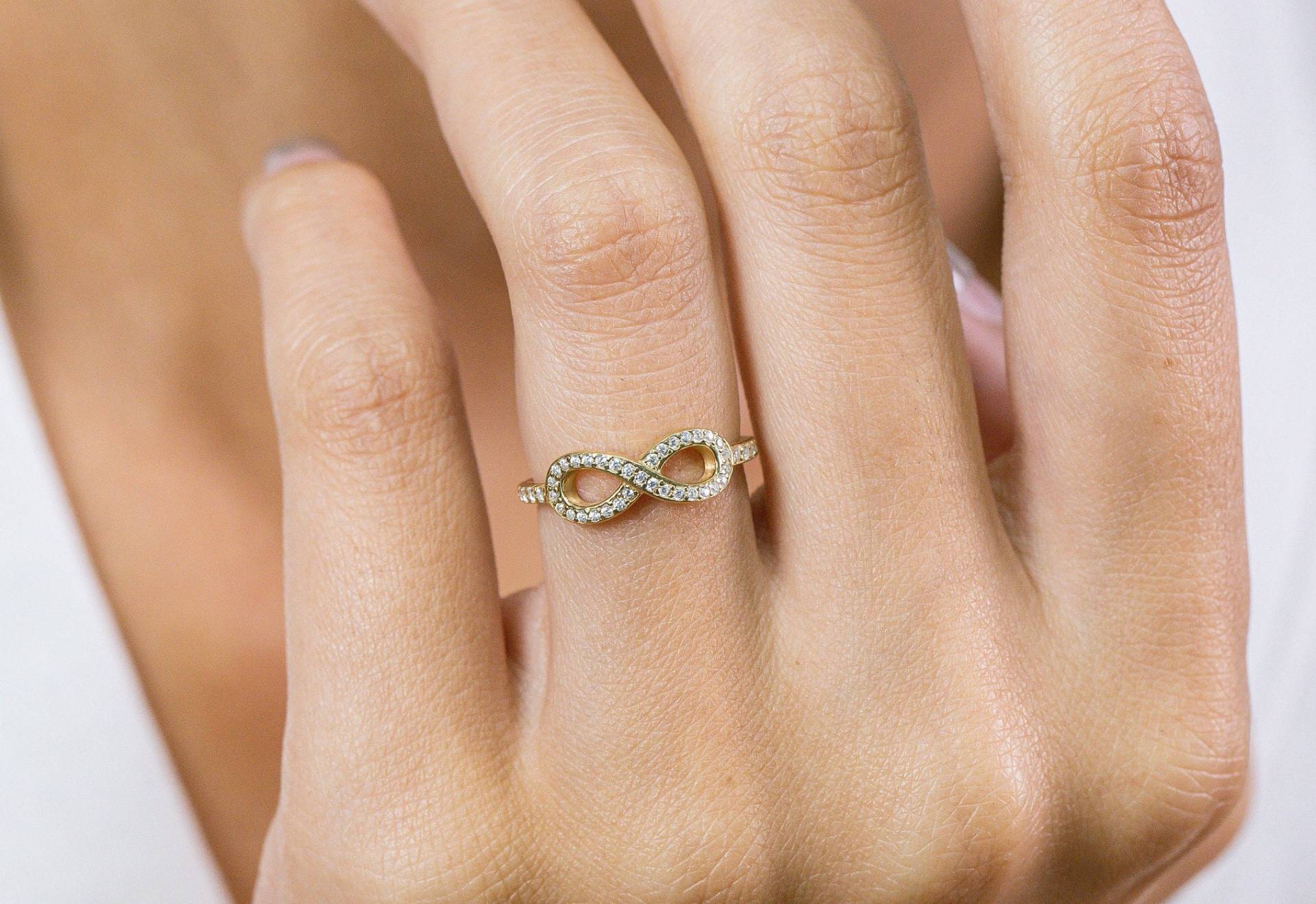 Diamant Unendlichkeit Ring, 14K Solid Gold Infinity Ehering, Infinite Love Valentinstag Geschenk von QFineJewelry