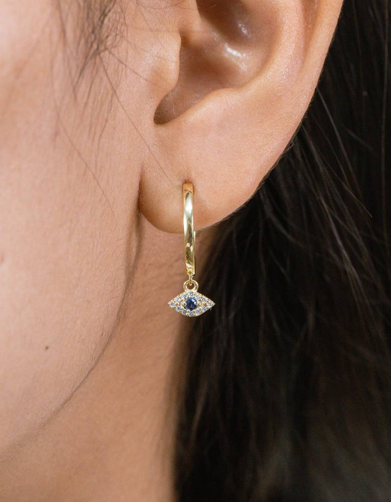 14K Massiv Gold Evil Eye Creolen Sapphire & Diamant Huggies von QFineJewelry