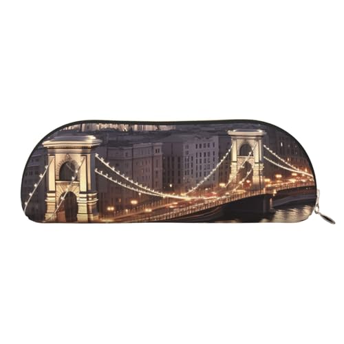 QGGHNISD Halbrunder Organizer mit Stadtansicht – kompakte und tragbare Kosmetiktasche aus Leder mit Metallreißverschluss, geeignet für Studenten oder Büro von QGGHNISD