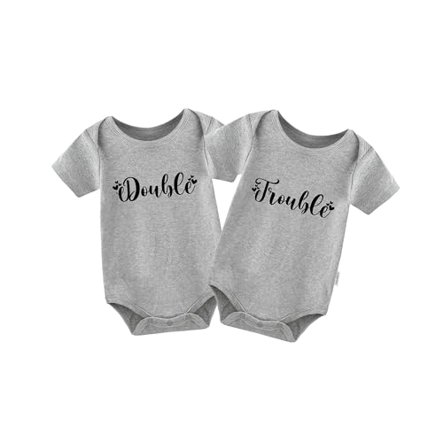 QIANWANYI Baby Zwillinges Baby Bodys Double Trouble Neugeborenen Strampler Jungen Mädchen Geschenk Zwillinge Babybekleidung(grau Trouble 3m) von QIANWANYI