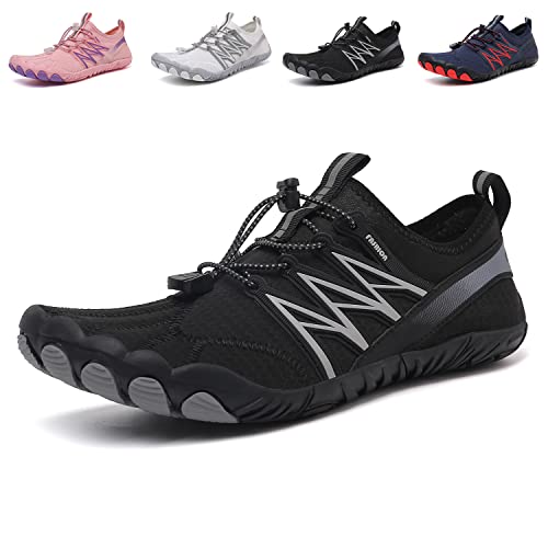 QJJQ Barfußschuhe Damen Herren Wasserschuhe Strandschuhe Schnell Trocknend Badeschuhe Atmungsaktiv Leichte rutschfeste Aquaschuhe Surfschuhe Traillaufschuhe Fitnessschuhe, Schwarz, 43 EU von QJJQ