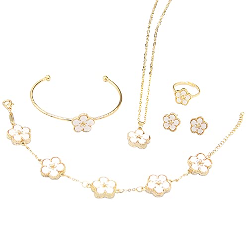 QKEPCY Vierblättriges Kleeblatt Schmuckset für Damen und Mädchen Gold Plattiert Blumen Anhänger Halskette Ohrstecker Armband Ringe Emaille Schmuck Set Geschenke mit 5 Stück (Weiß) von QKEPCY