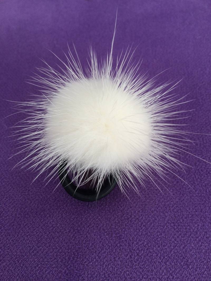 Weißer Pelziger Ring, Nerz Pompom Fingerring Mit Echtem Leder Weißer Pelziger Ring, Nerz Pompom Fingerring Mit Echtem Leder von QLeathercom
