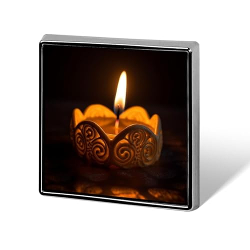 Anstecknadel mit brennender Kerze, modische Anstecknadeln für Männer und Frauen, für Rucksäcke, lustige Hut-Brosche, personalisierbare Tasche, Revers, Abzeichen, Metallknöpfe und Anstecknadeln von QMNBTES