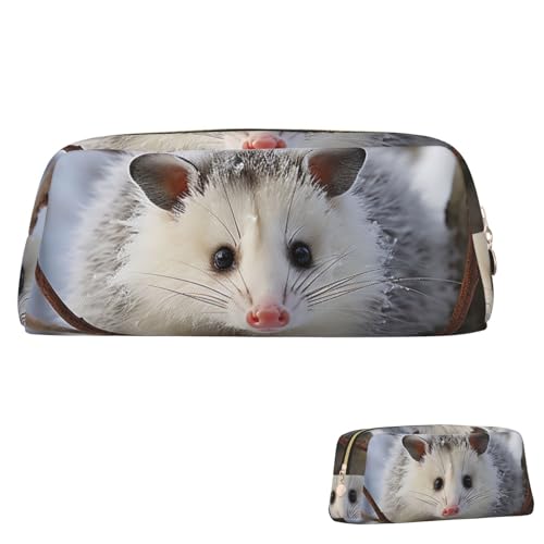 QMNEHJ Federmäppchen mit großem Fassungsvermögen, PU-Leder, Opossum im Schnee, kleiner Reißverschluss, Schreibwaren-Tasche, ästhetische Stifttasche, niedliche Bleistiftbox, tragbare Make-up-Tasche für von QMNEHJ