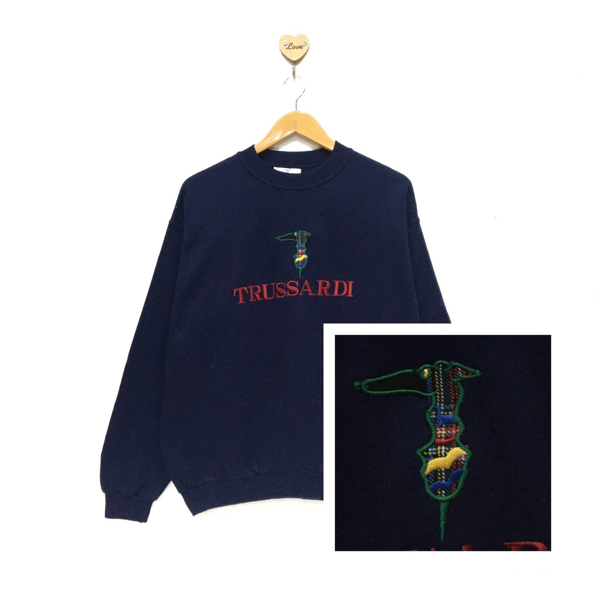 Selten Vintage 80Er Jahre Trussardi Italien Crewneck Langarm-Sweatshirt Gesticktes Big Logo Spell Out Pull Over Pullover Herren Kleidung/Medium von QNineShop