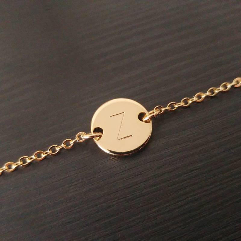 Benutzerdefinierte Hand Gestempelt Initial Armband, Gold Silber Buchstaben Disc Personalisierte Handgemachter Schmuck, Brautjungfer Geschenk Benutzerdefinierte Hand Gestempelt Initial Armband, Gold Silber Buchstaben Disc Personalisierte Handgemachter Schmuck, Brautjungfer Geschenk von QQ47