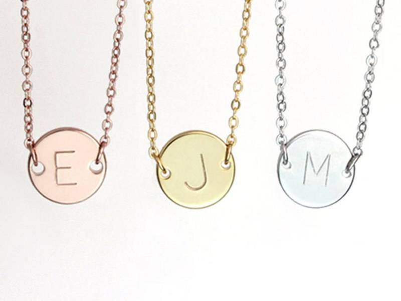 Personalisierte Halskette, Gold Silber Rose Initial Charme Buchstabe Münze Link Brautjungfer Geschenk, Monogramm Kreis Anhänger von QQ47