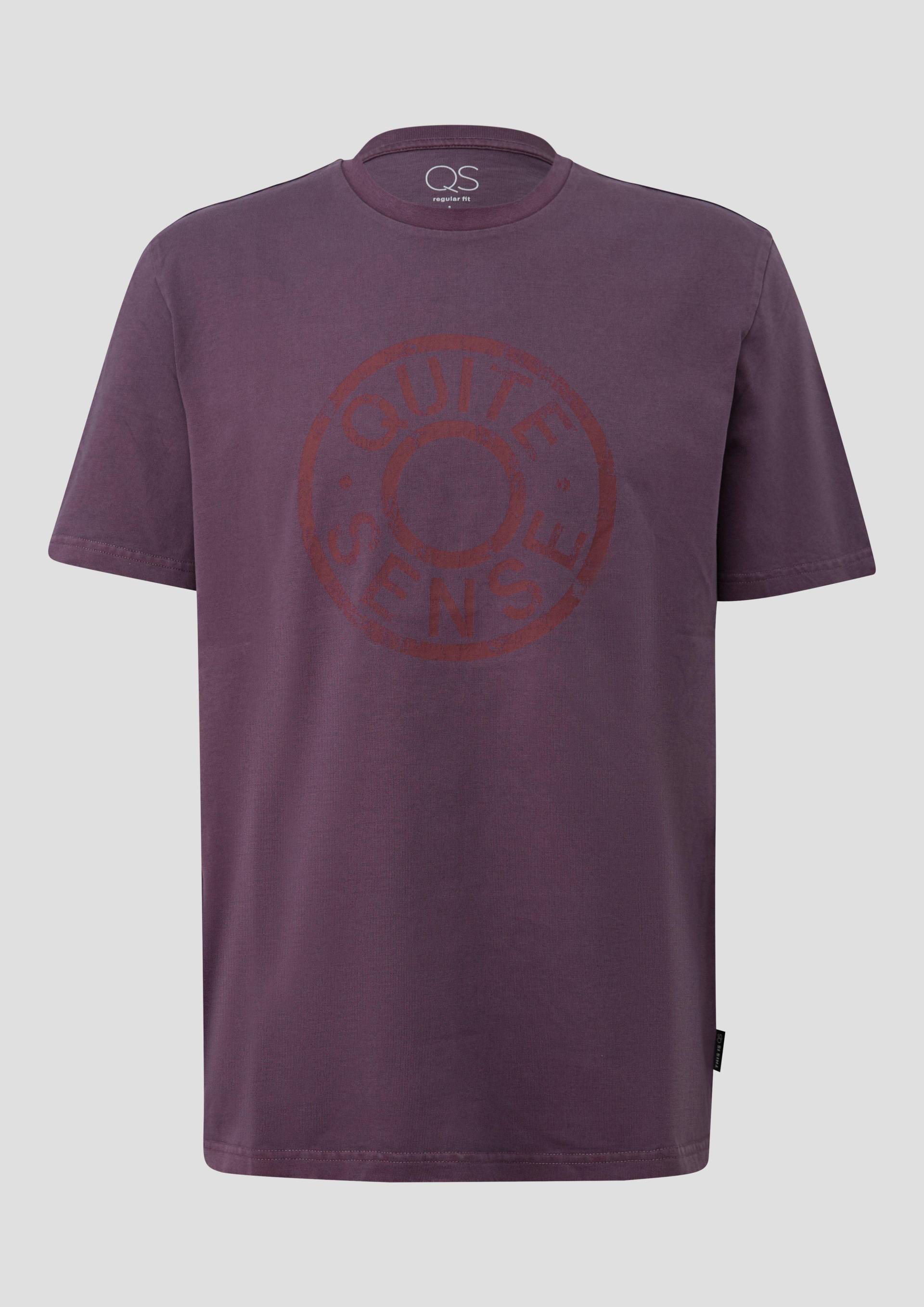 QS - Basic Rundhals T-Shirt mit Frontdruck, Herren, lila von QS