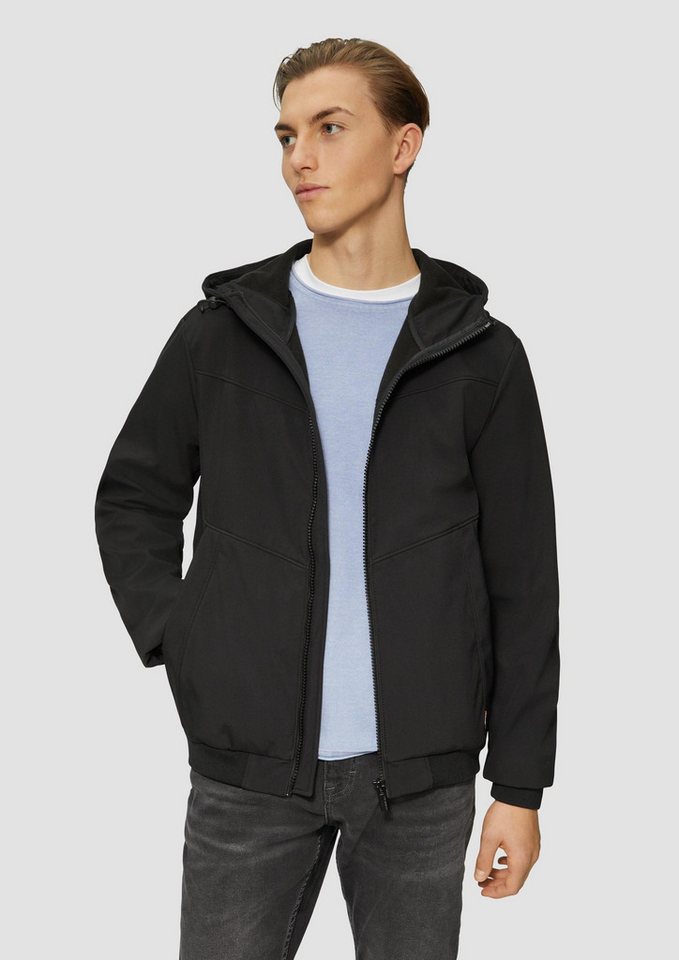 QS Funktionsjacke Outdoor-Jacke Softshelljacke mit Kapuze und Rippbündchen von QS