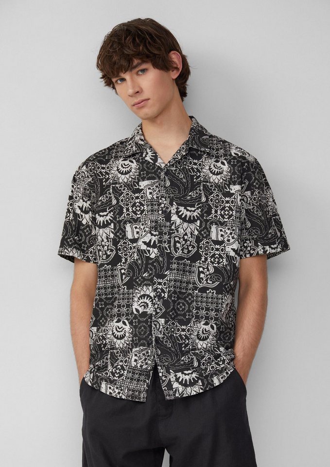 QS Kurzarmhemd Hemd Resort Fit: Baumwollhemd mit All-over-Print von QS