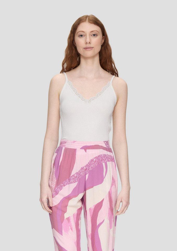 QS Muskelshirt T-Shirt Verkürztes Slim-Fit-Top mit Spitzen-Detail und Rippstruktur von QS