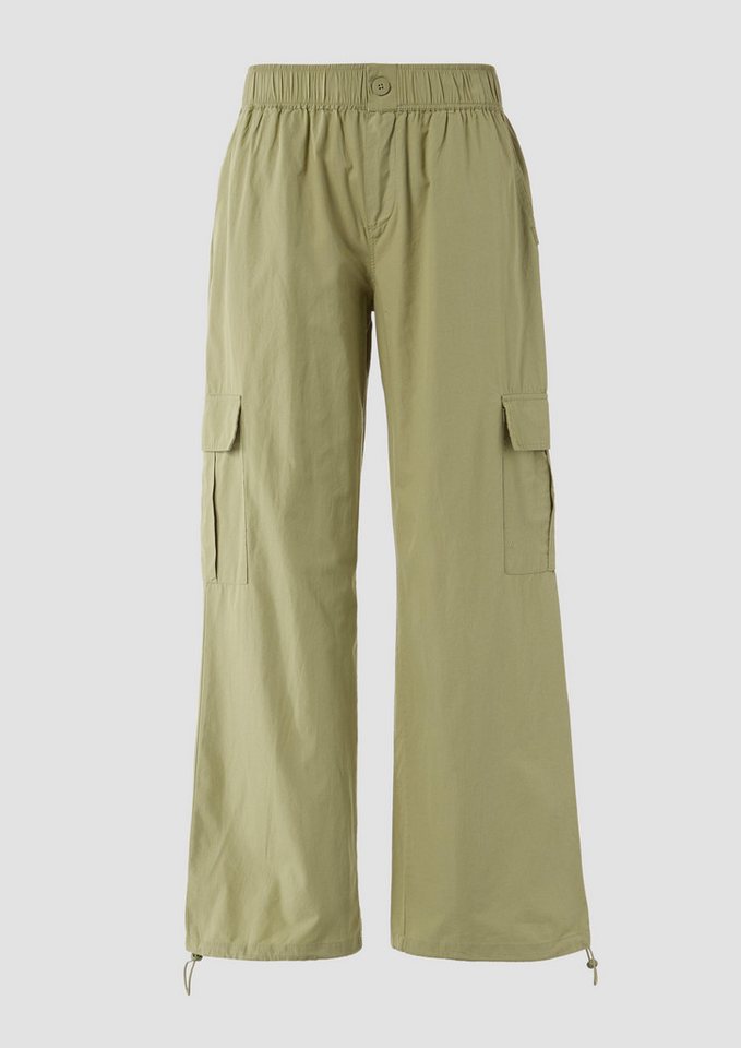 QS Stoffhose Wide-Leg-Hose mit Cargo-Taschen und angedeutetem Verschluss Gummizug QS Stoffhose Wide-Leg-Hose mit Cargo-Taschen und angedeutetem Verschluss Gummizug von QS