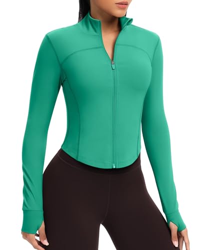 QUEENIEKE Kurze Damen Sportjacke – Leichtes atmungsaktives Yoga-Oberteil mit Daumenlöchern für Fitness & Training (Kaskadiengrün, L) von QUEENIEKE
