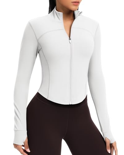 QUEENIEKE Kurze Damen Sportjacke – Leichtes atmungsaktives Yoga-Oberteil mit Daumenlöchern für Fitness & Training (Weiß, XS) von QUEENIEKE