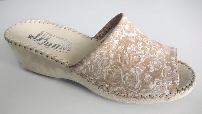 Handgefertigte Damen Hausschuhe Aus Echtem Leder von QUEENPIUMA