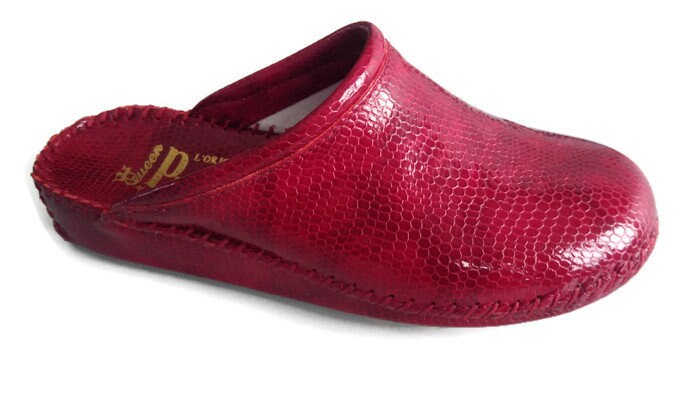 Handgefertigte Damenhausschuhe Aus Echtem Leder von QUEENPIUMA