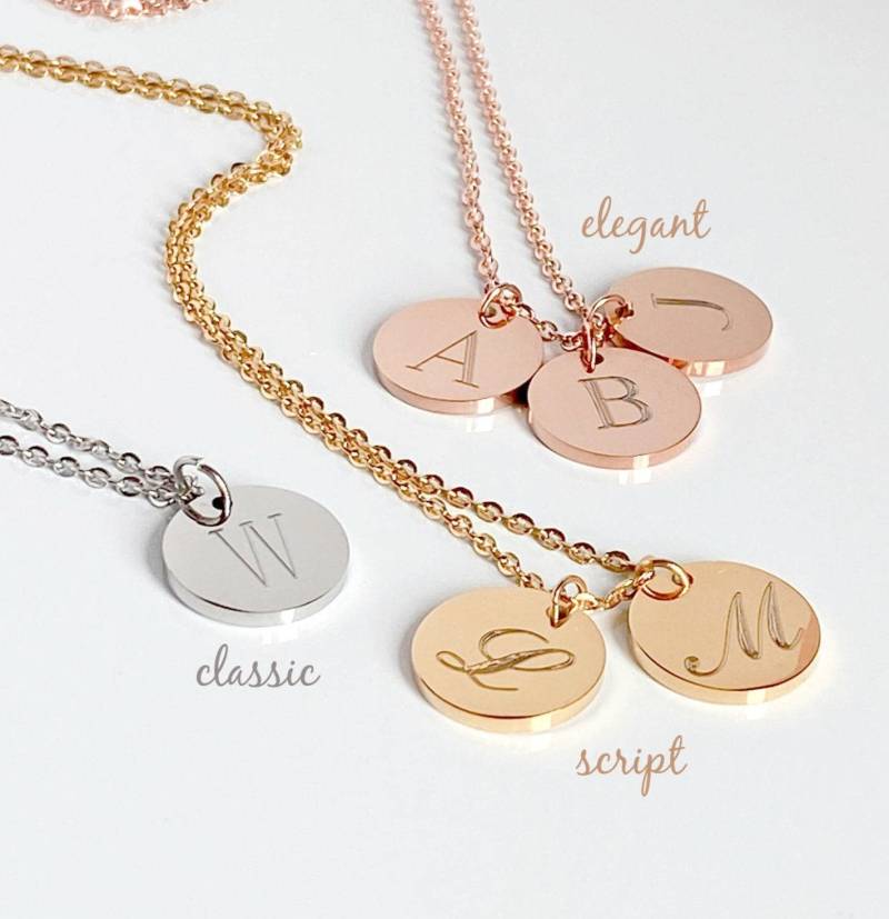 Anfang Charme Halskette Monogramm Geschenk Kind Name Muttertag Enkelkind Personalisiert von QberryCreations