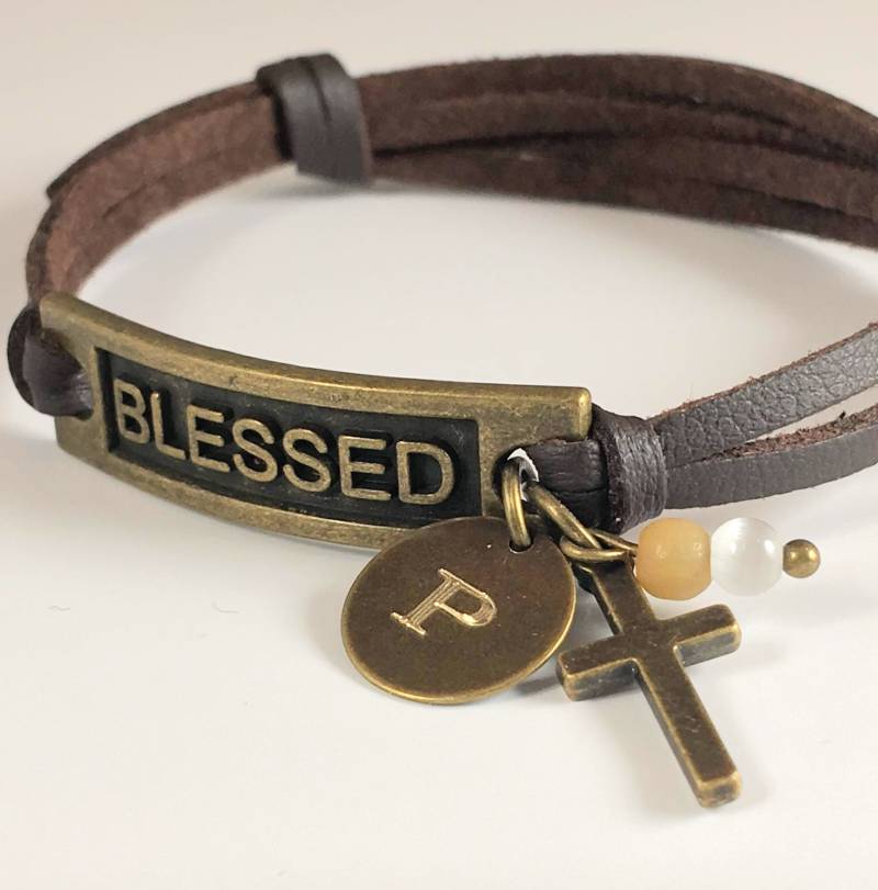 Lederarmband Blessed Cross, Kreuz, Freundschaftsarmband, Konfirmation Geschenk, Religiöser Schmuck von QberryCreations