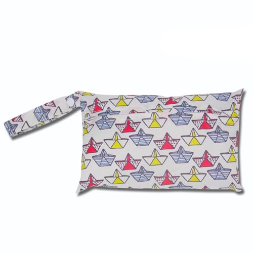 Qiantull Mini Windeltasche mit Bunte Tier-Muster wasserdichte Wetbag Wickeltasche 22 * 15cm Klein Nassbeutel Windel Tasche Wet Dry Cloth Organiser für Babys Schwimmen Reisen StrandBuntes-Segelboot von Qiantull