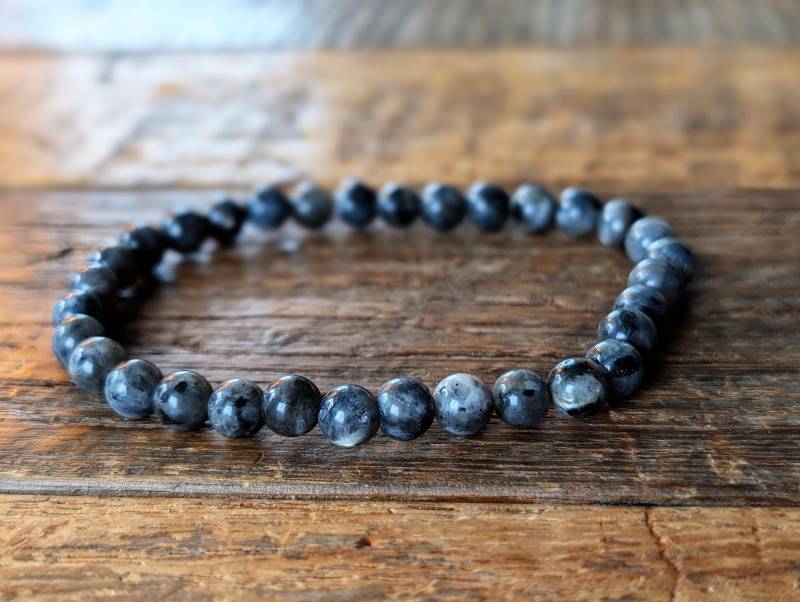 6mm Edelsteinarmband Grau Schwarze Labradorit Achat Perlenn von QoriArts