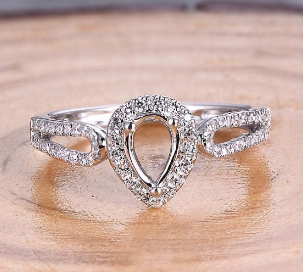 14K Weißgold Birnenschliff Diamant Verlobungsring Einstellung von Qrystaljewelry