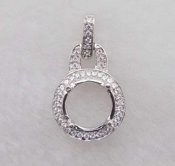 14K Weißgold Diamant Semi Mount Anhänger - 9 Mm Rund von Qrystaljewelry