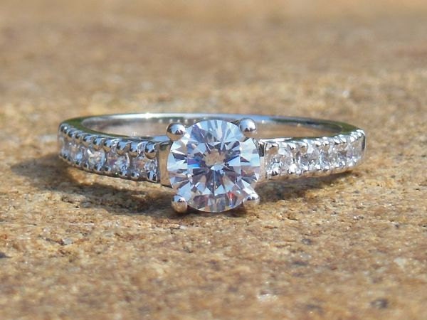 14K Weißgold Diamant Semi Mount Ring - 5, 5 Mm Rund von Qrystaljewelry