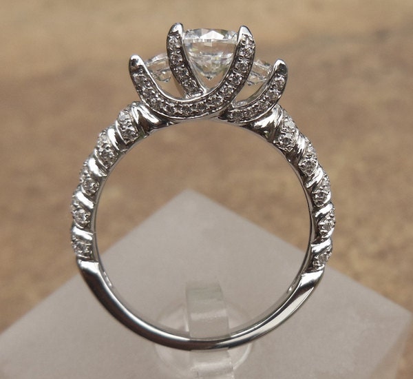 14K Weißgold Drei Stein Diamant Ring 6 Mm Verlobungsring von Qrystaljewelry