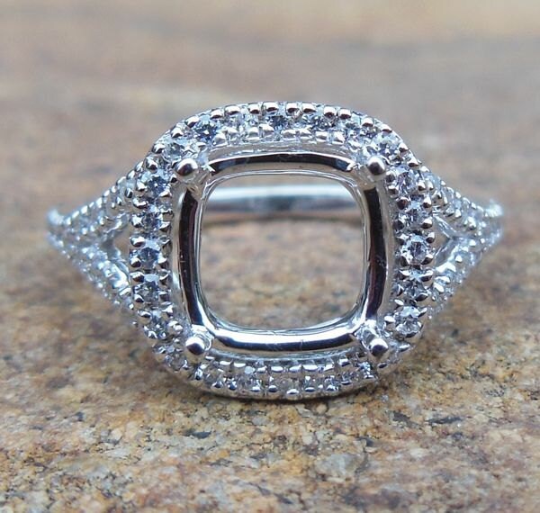 Solider 14K Weißgold-Kissenschliff 7 X Mm Modeschmuck/Diamantring von Qrystaljewelry