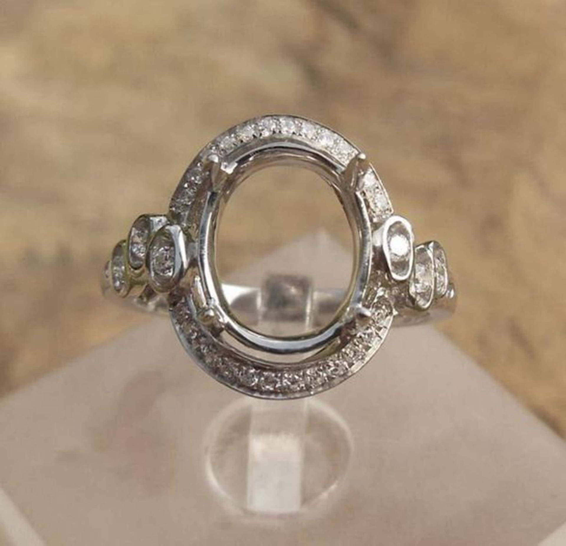 Massives 14K Weißgold Oval 8 X 10 Mm Mode Halb Montierter Ring/Diamantring von Qrystaljewelry