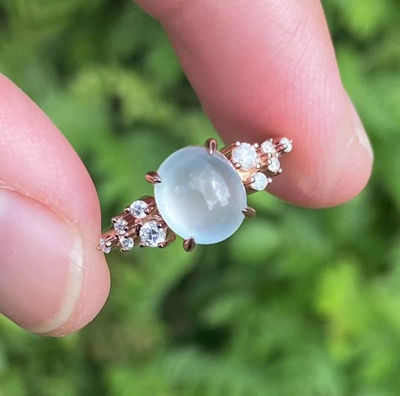 Weiße Jade Art Deco Verlobungsring 14K Weißgold & Diamant von Qrystaljewelry