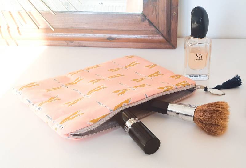 Gesteppte Tasche Für Schmuck Oder Make-Up - Koralle-Farbige Libelle-Gemusterte Kit von QuaiAristide