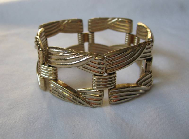 Gad A Bout Vintage Fett Gold Ton Link Armband Sarah Coventry von QuaintCollectibles