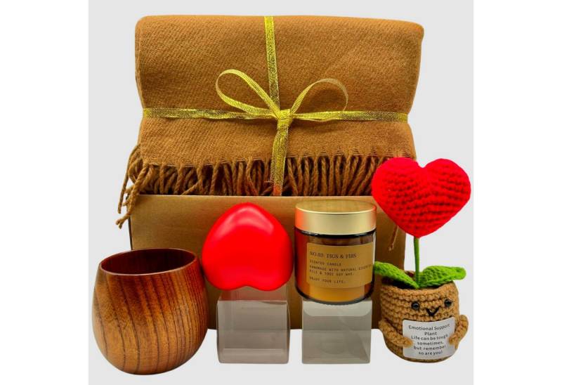 Quality Elegance XXL-Schal Geschenkset für Frauen mit Schal Duftkerze und Herz Stressball, (Set, 5-St. Emotional Support Planze, Schal, Duftkerze, Herze-Stressball, Holzbecher), Warm, Entspannend, Stresslösend, Geschenkfertig, Stilvoll von Quality Elegance