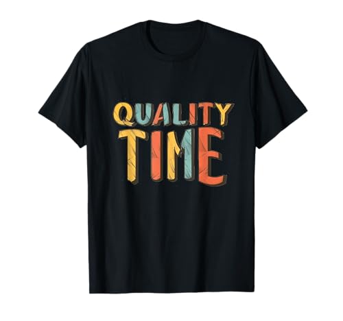 Quality Time Outfit Cooles Qualitäts-Design für eine lustige Atmosphäre T-Shirt Schwarz Unisex Erwachsene Kinder Klein Crew-Ausschnitt Kurzarm Quality Time Outfit Cooles Qualitäts-Design für eine lustige Atmosphäre T-Shirt Schwarz Unisex Erwachsene Kinder Klein Crew-Ausschnitt Kurzarm von Quality Time Outfit