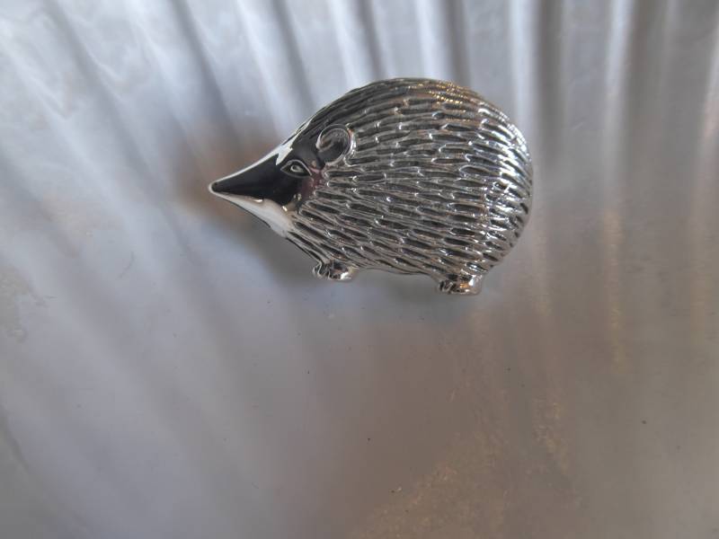 Niedliche Silber Brosche in Form Eines Igels von Quantiquecollectable