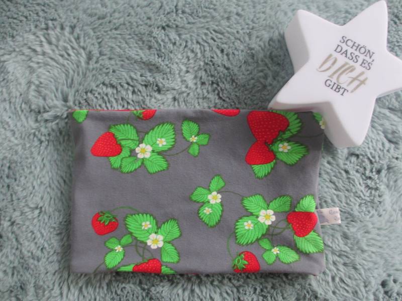 Sale Loop Schlupfschal Halssocke Erdbeeren Groß von QuatschundQuassel